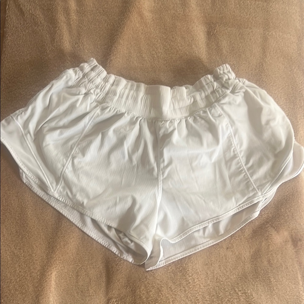Lululemon Hotty Hot Size 8 White Shorts